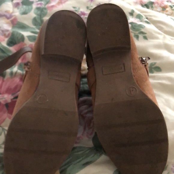 Steve Madden size 4 - Picture 2 of 8